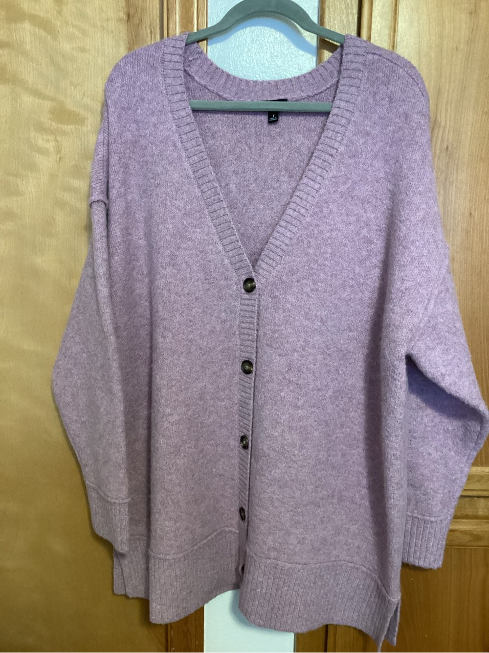 torrid Lilac Button-Front V-Neck Cardigan with split side hem, size 1 (14/6)